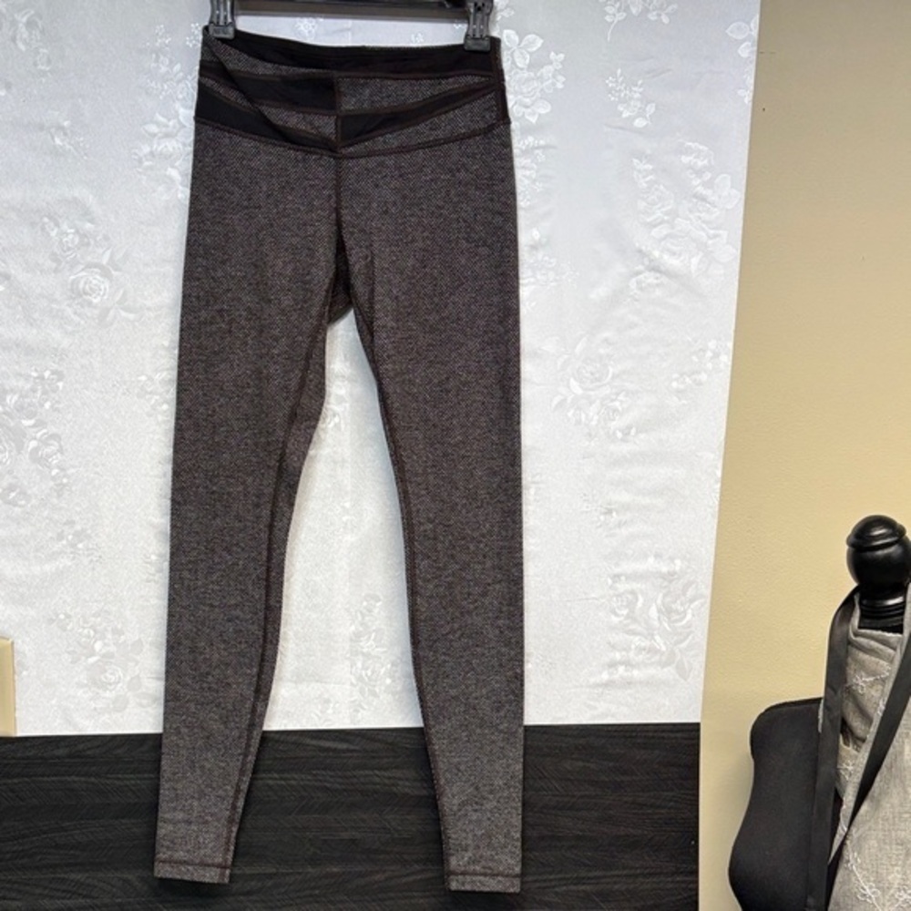Lululemon Wunder Under Giant Herringbone Wi14 Quilt 2 Black Brown Size 6